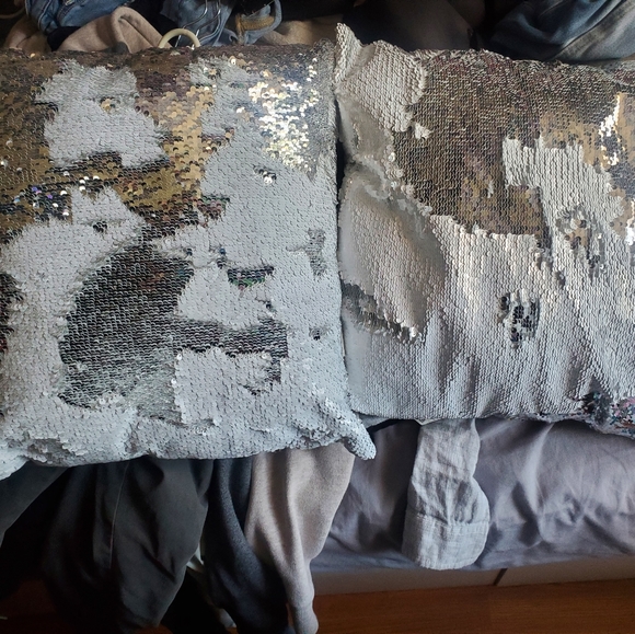 2 sequin decorative pillows - Picture 1 of 2